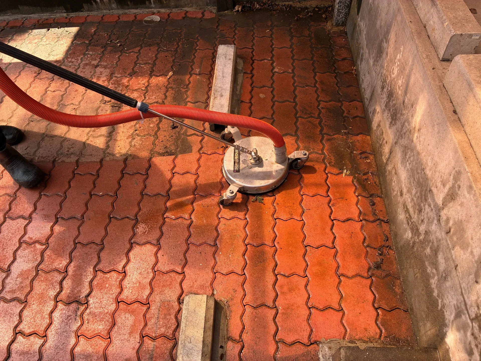 株式会社アクアカッター